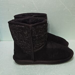 Minnetonka Black Textured Sole